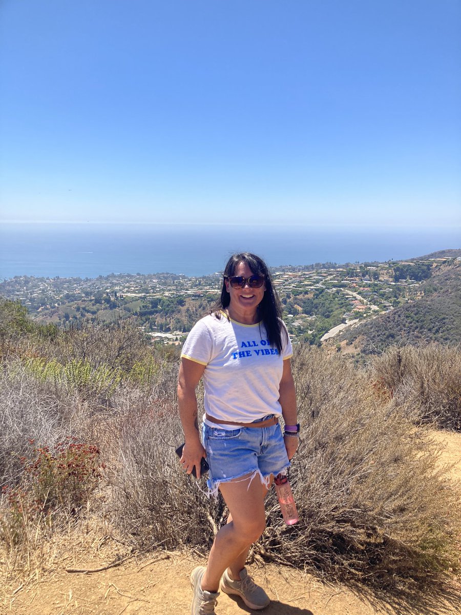 plensi's tweet photo. Happy birthday to the best wife, mom, friend, teacher and overall human that I’ve ever met @wakefieldlizzie The fact that I get to share my life with you still amazes me and I can’t wait for all the birthdays still ahead of us 😘😍😘 https://t.co/ynAWvNXJjR