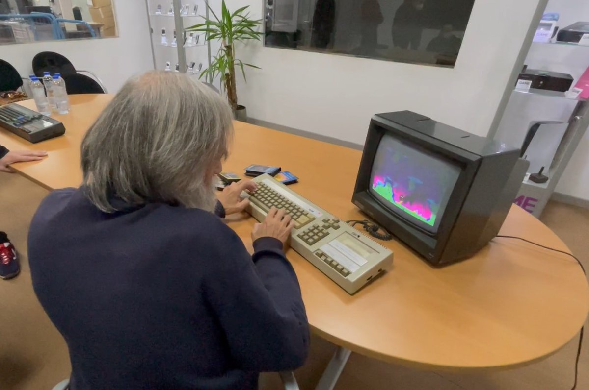 readyandplay's tweet photo. 🔴Esta noche tendremos a Juanje junto a @pabloforcen y @amstrad1978 en su canal de Twitch a partir de las 21:30 para ver, sentir y casi oler el Prototipo de Amstrad.
Aquí os dejamos un avance de cositas que podréis ver:
#Amstrad #RETROGAMING #cpc 
Pasaros! El stream no es eterno! https://t.co/yqR8707s0c