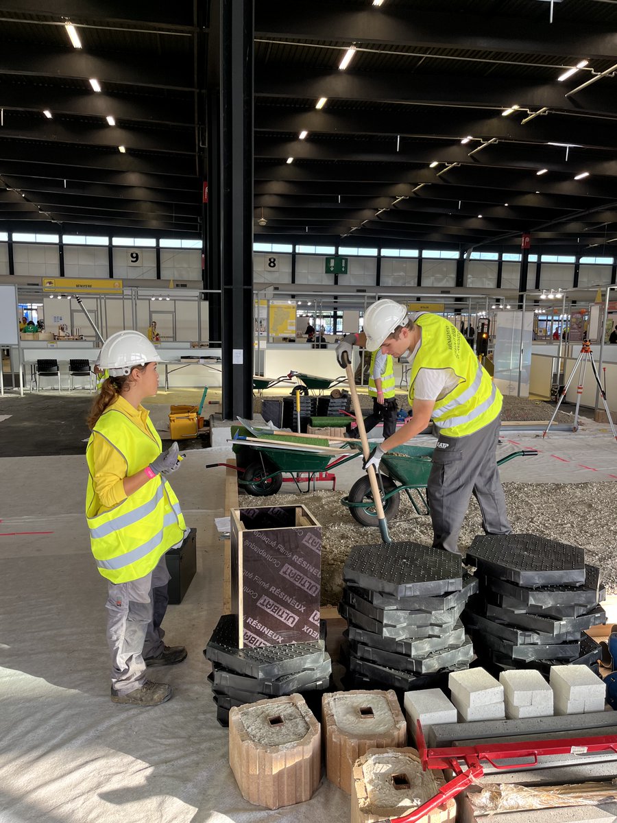 [#ODM2022 - Nouvelle-Aquitaine]
Olympiades des Métiers jour 2 !🏆 
Vous étiez 18000 hier pour le premier jour de ces Olympiades. Nous vous attendons de nouveaux nombreux pour découvrir nos métiers des Travaux Publics et supporter les candidats en compétition.