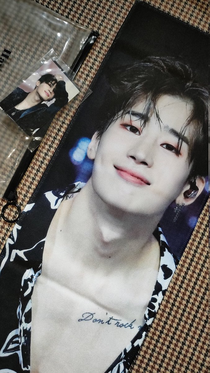 senguyaa's tweet photo. Wts [HELP RETWEET]
Slogan HAN SEUNGWOO X1/VICTON tattoo by @._youthdiary_ 
Belum pernah dipakek
Ada tambahan banyak freebies https://t.co/VwPbcm5qXw https://t.co/lOY3HKENlM