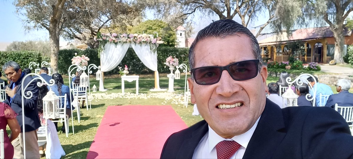 MarceloNuez7's tweet photo. Gracias al Señor Jesús, el príncipe de los pastores, por haberme llamado al ministerio pastoral. Renuevo mi compromiso de trabajar fielmente para llevar muchas almas a los pies de Jesús.
#DíaDelPastorAdventista
#CentenarioAsociacionMinisterial https://t.co/5Bj4cpYOl4