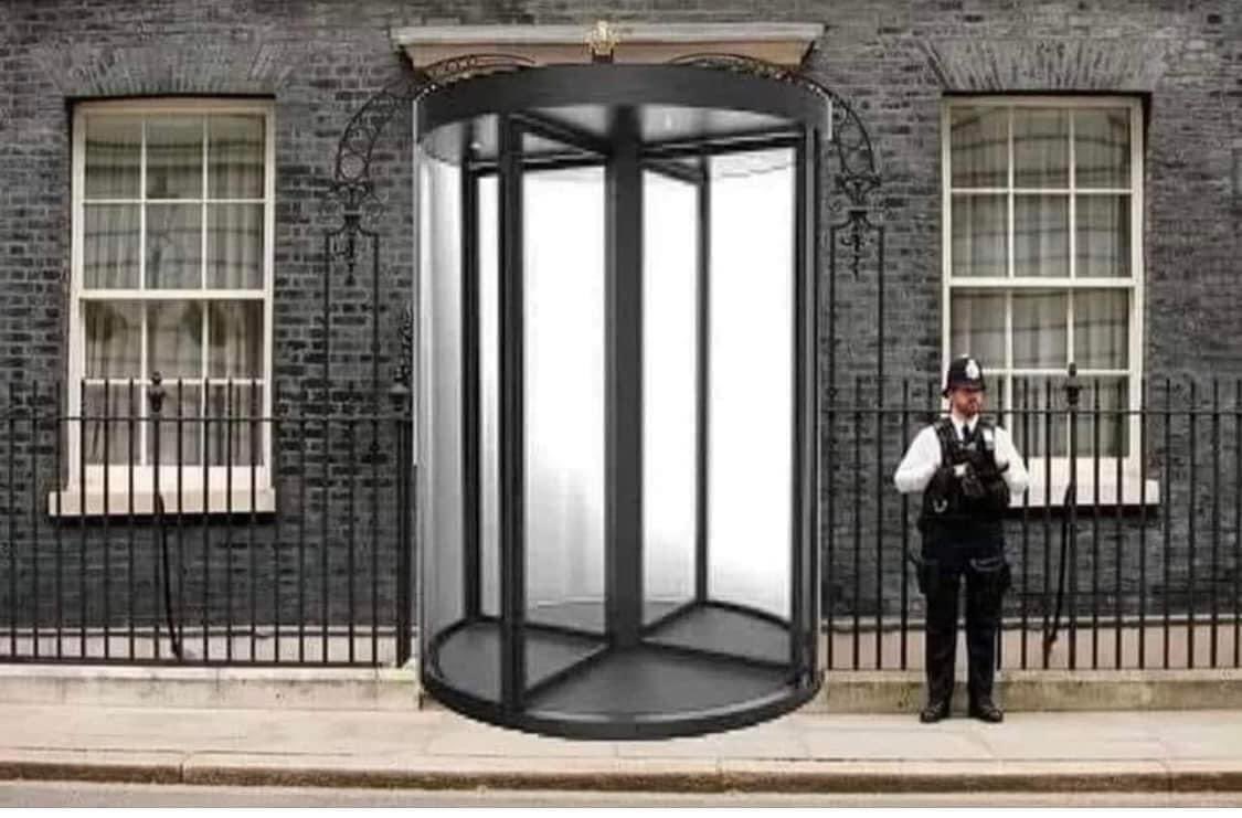 Sazza73's tweet photo. So, how many PMs will revolve in this door before Christmas?#NewPM https://t.co/iokXtEyusz