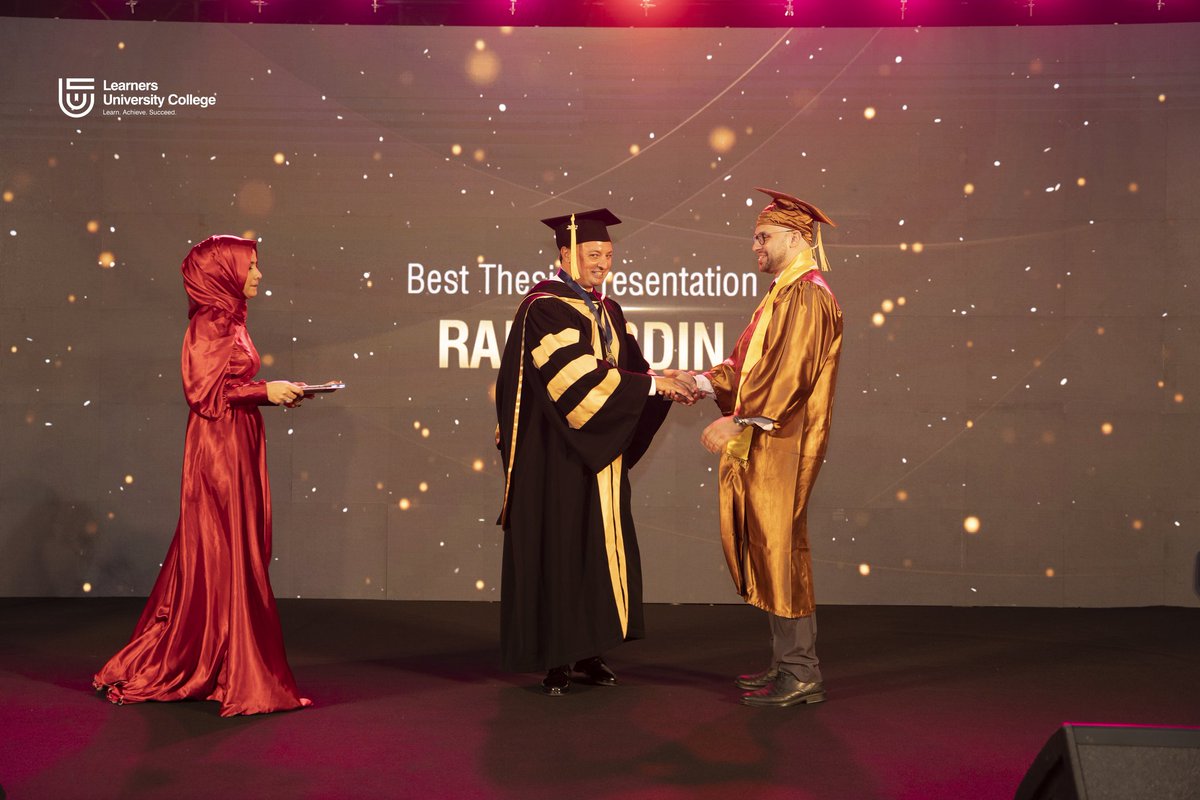 learners_edu_'s tweet photo. Thesis presentation can be a challenging task. After all your hard work, it's great to be recognized for your achievements. Congratulations on winning the best thesis presentation award, Rami Abdin.
#congrats #award #bestthesis #lucconvocation22 #convocation22 #graduation https://t.co/KlLmMBSx0c
