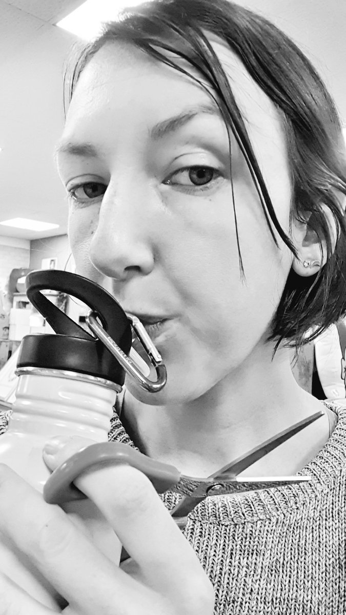 Guiwenneth's tweet photo. As a maker, I'm always doing normal stuff with craft tools in my hand. Anyone else? This is the latest. If I ever loose an eye you'll know why. #lifeofmaker #crafter #makersgonnamake #selfemployed #creatives https://t.co/YBxPkxbKnq
