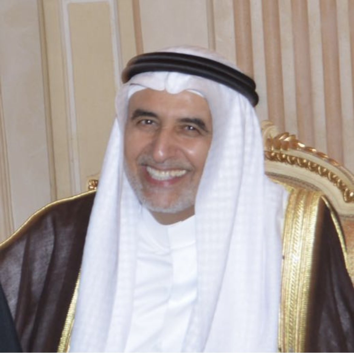 فقدنا اليوم اخي وصديقي ومعلمي اخوي عبدالحميد رحمه الله ،تعلمنا من العطاء والامانة والوطنية والاخلاص بالعمل اين ماكان ترك اثرا طيبا،في عمله في حارته ومع جميع من عرفهم .إن العين تدمع والقلب يحزن وإنا على فراقك يابوطلال لمحزنون ولا نقول إلا  مايرضي "ربنا إنا لله وإنا اليه راجعون ".