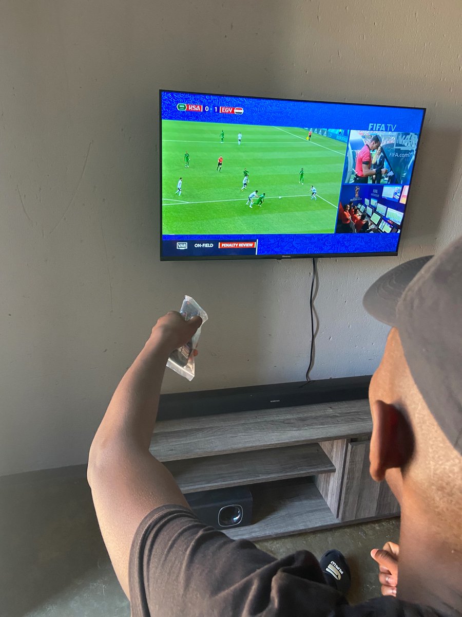 Nkosinathi_Boyc's tweet photo. It's about to go down the interstate of an upcoming Fifa World Cup that will take place on the 20th of November in Qatar. The game everyone is waiting for, Senegal vs Netherlands, the hailed "African best player", Sadio Mane vs Memphis Depay. https://t.co/IE3jV2qXS0
