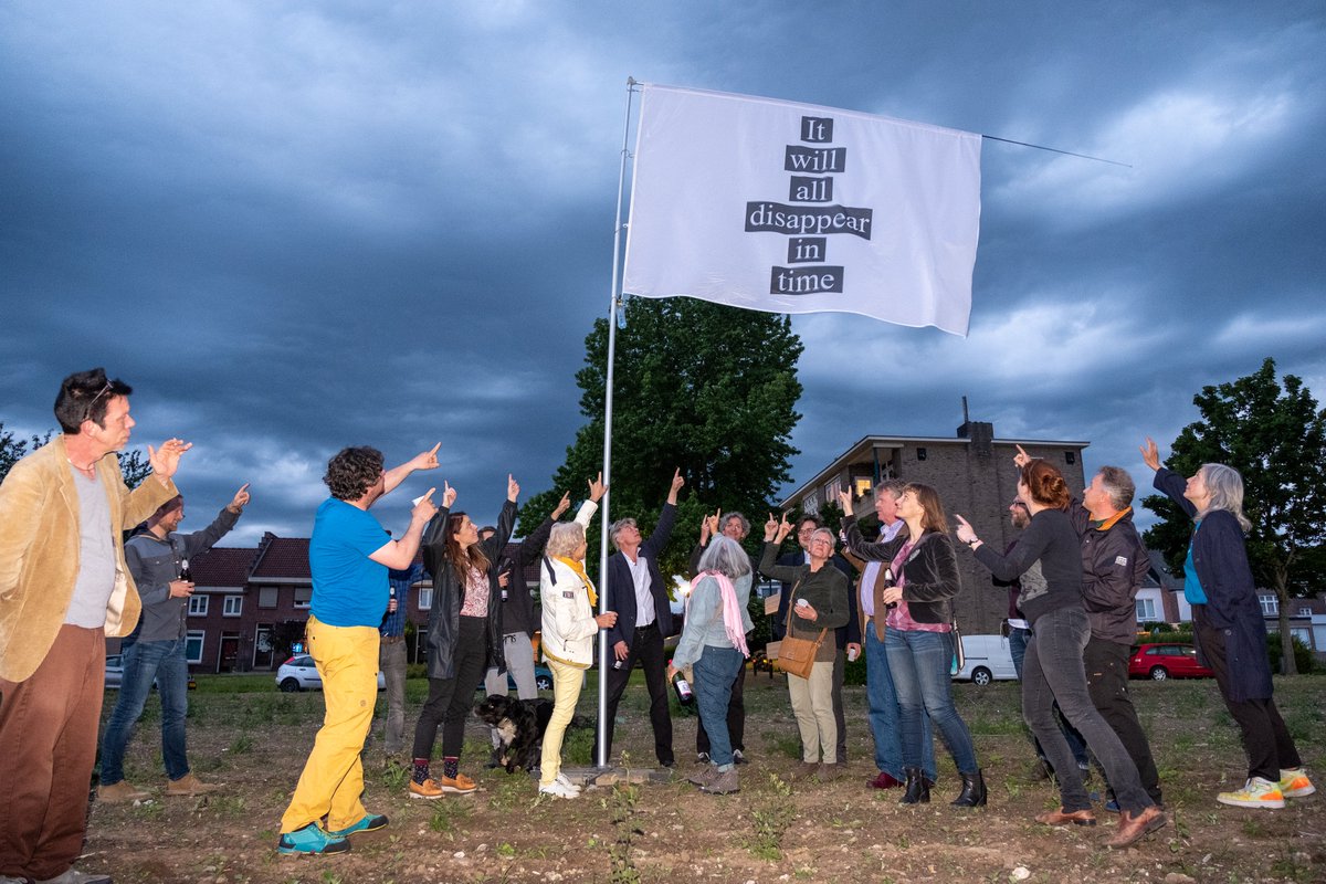 Platform BK (@platform_bk) on Twitter photo Nieuwe publicatie: 'Van wie zijn de ateliers?' <a href="/jskraaijeveld/">Joram Kraaijeveld</a> bepleit een hernieuwd begrip van #kunstenaarsateliers als #maatschappelijk #vastgoed en daarbij passende vormen van #eigendom en #beheer. Lees 'm op onze website: platformbk.nl/van-wie-zijn-d… Nieuwe publicatie: 'Van wie zijn de ateliers?' <a href="/jskraaijeveld/">Joram Kraaijeveld</a> bepleit een hernieuwd begrip van #kunstenaarsateliers als #maatschappelijk #vastgoed en daarbij passende vormen van #eigendom en #beheer. Lees 'm op onze website: platformbk.nl/van-wie-zijn-d…