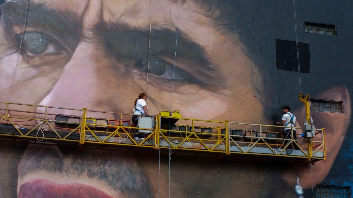 palermonline's tweet photo. Maradona es Cultura. Un mural de 40 metros por 45 metros de altura https://t.co/L7b4oB01AO https://t.co/x8xsgvyjKf