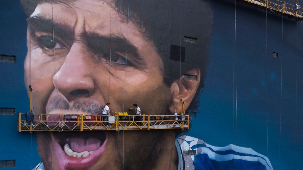 palermonline's tweet photo. Maradona es Cultura. Un mural de 40 metros por 45 metros de altura https://t.co/L7b4oB01AO https://t.co/x8xsgvyjKf