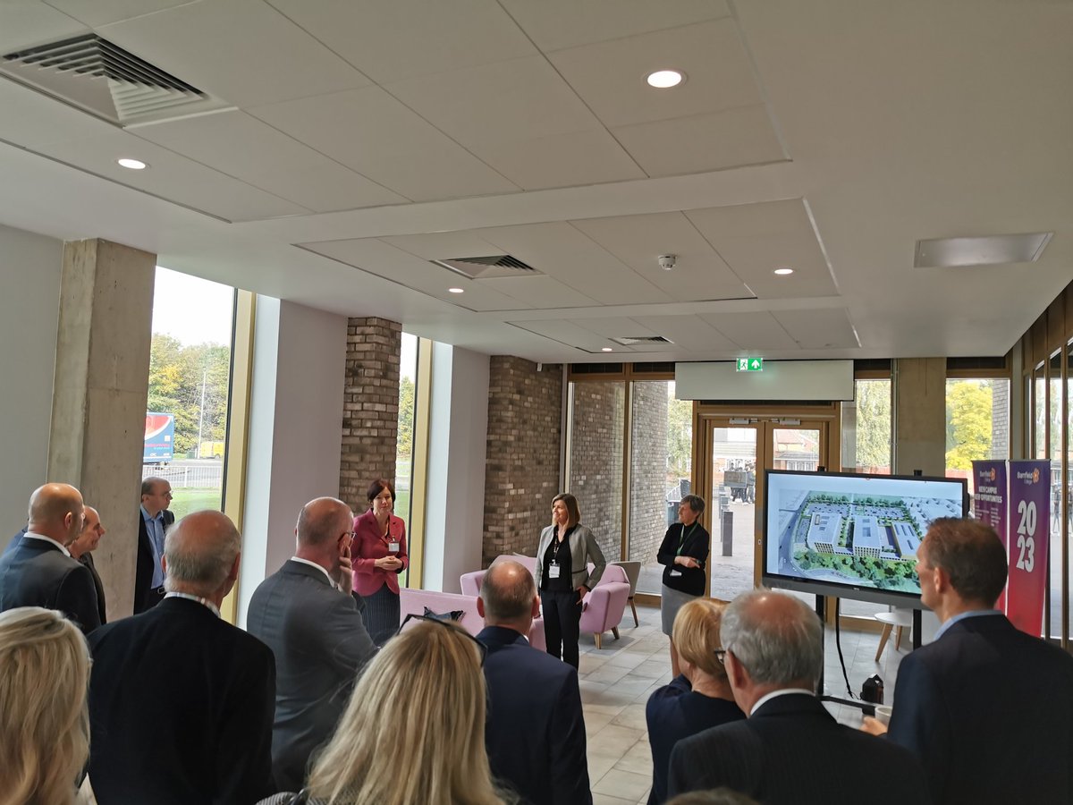 barn_field's tweet photo. We've had a fantastic morning at our brand-new campus, joined by stakeholders from across Luton, to celebrate the official unveiling of the state-of-the-art building. Thank you to everyone who joined us. #luton #community https://t.co/UFXAbPt6pS