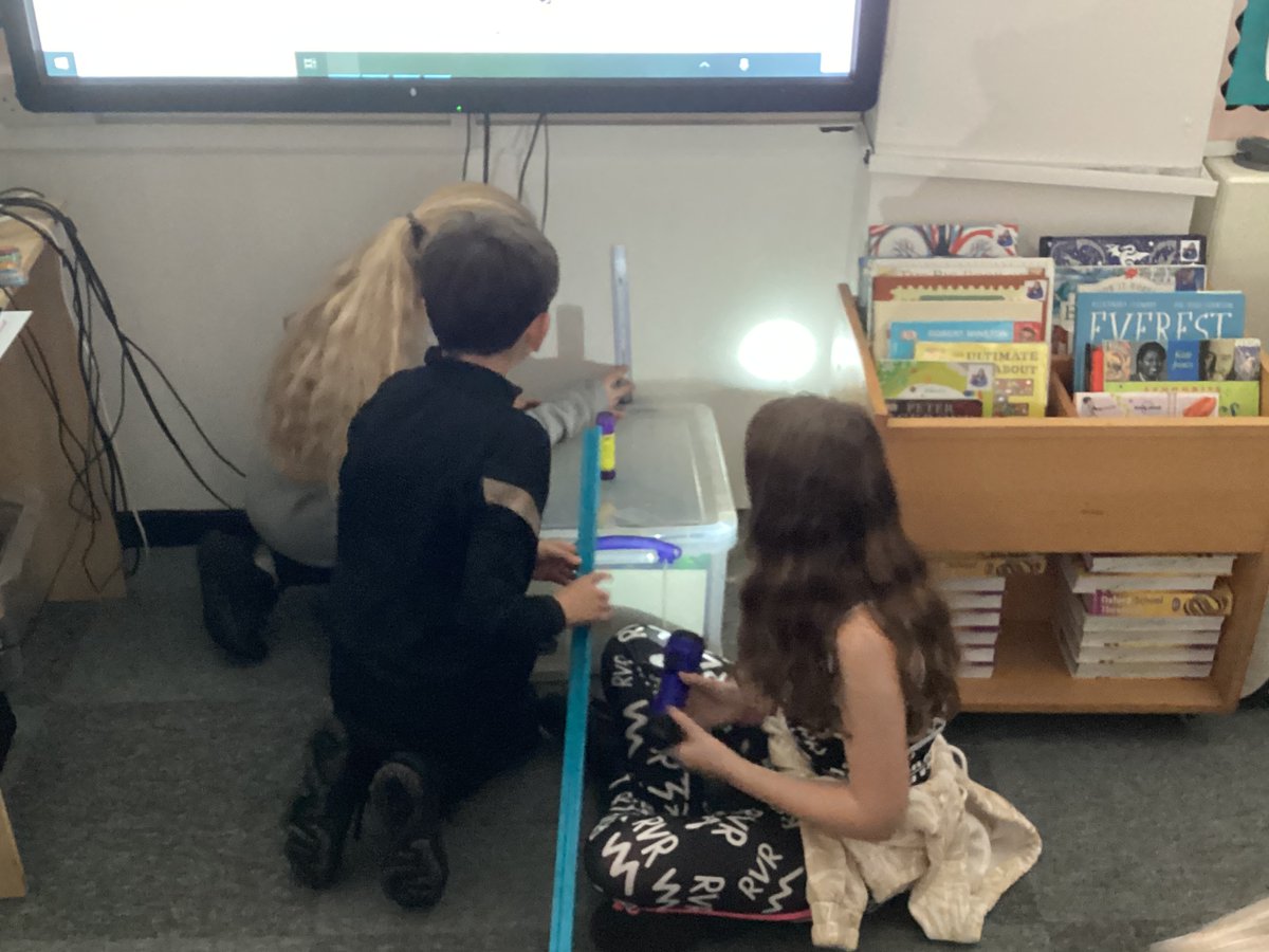 MeadowsideElder's tweet photo. A great morning of science in @MeadowsideElder to round of the half term starting with a Kahoot quiz to recall our knowledge before planning and carrying out our own investigations #Meadowsidescience https://t.co/ba2kYYz5Kr