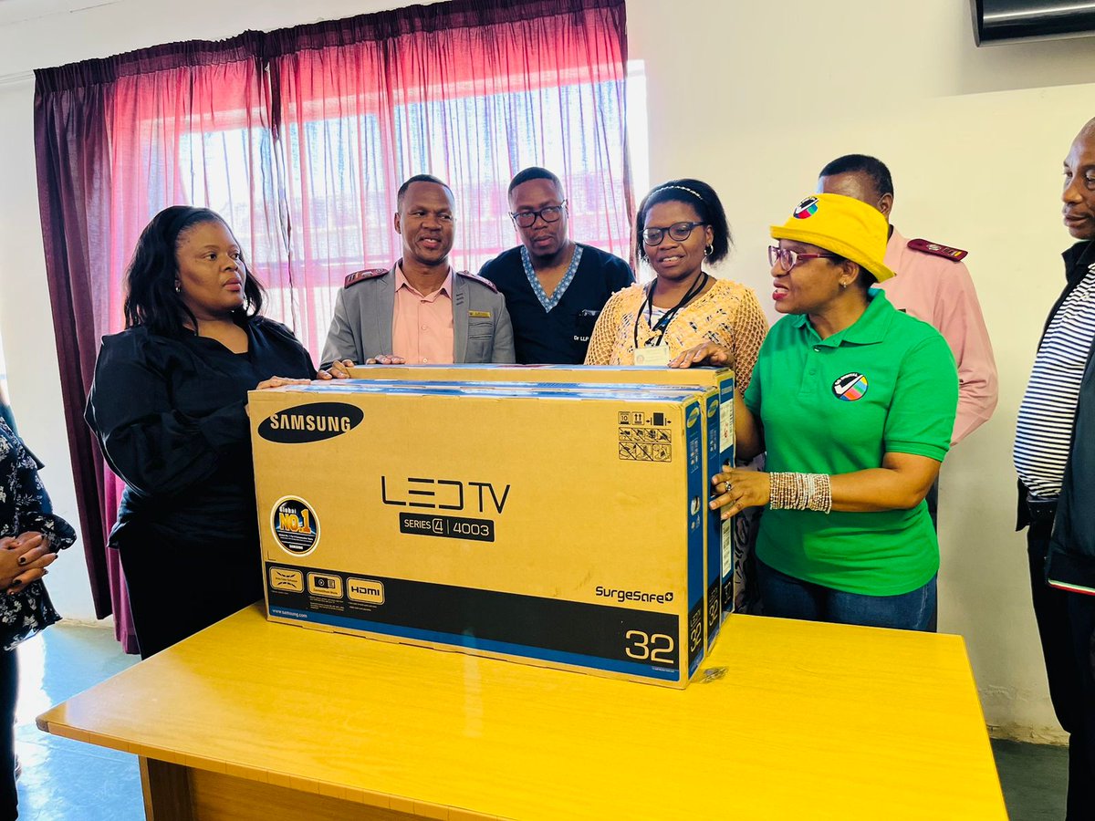 CommsZA's tweet photo. As part of mental health month, Minister @Khu_Ntshavheni has donated TV set to the Cecilia Makiwane Hospital to the Mental Ward.
Minister is ensuring that all sectors get connected. https://t.co/2wsflz4PIc