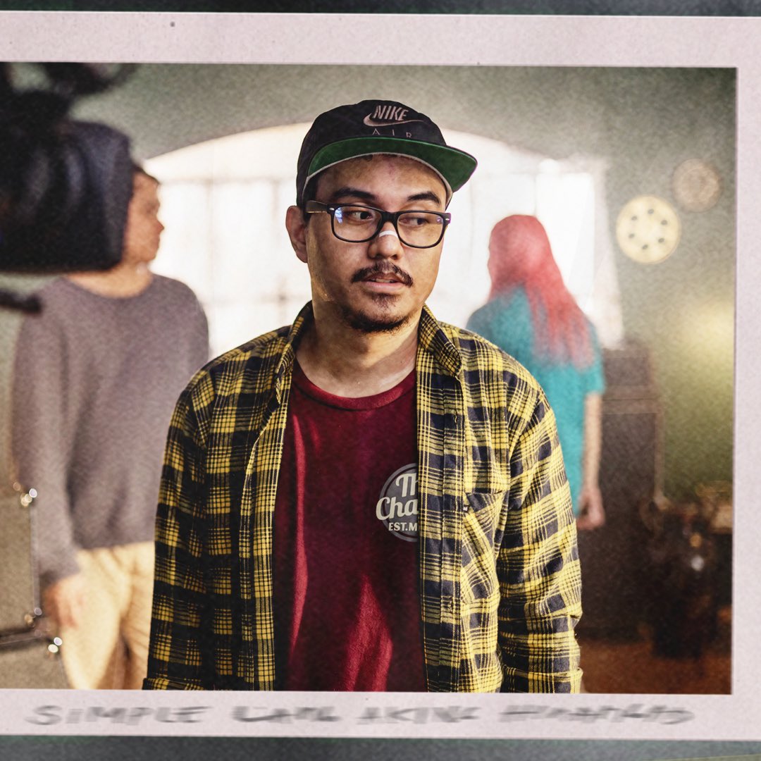 "Simple lang aking hinangad"

⚠️Bagong kantaaaaaa!⚠️ Available na ang "Harap ng Salamin" sa youtube channel namin (MV) at sa spotify! Click nyo lang ung link sa ibaba ⬇⬇⬇:

Music Video on Youtube: 
bit.ly/wwHNSmv

Spotify:
spoti.fi/3EbK6gL