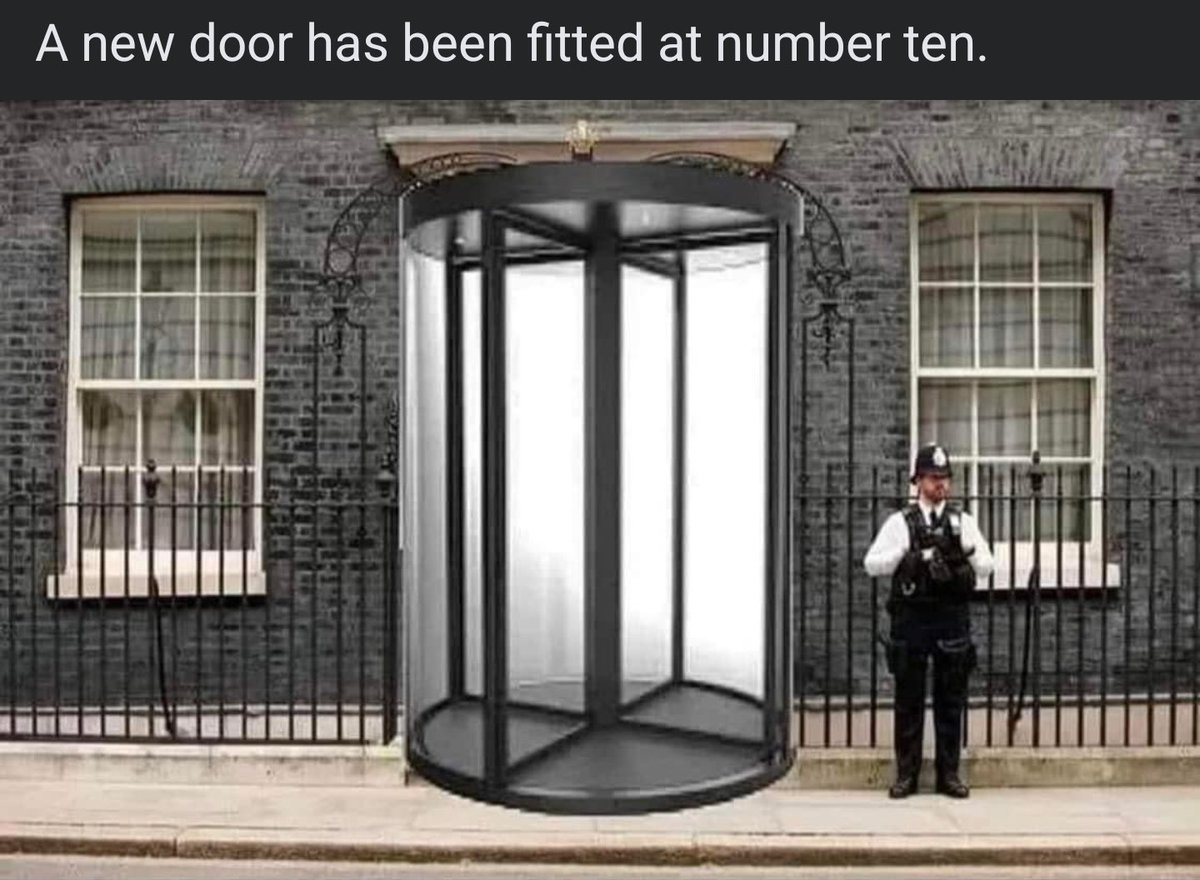 StephenDobosh's tweet photo. @NoContextBrits https://t.co/vHpg7ZSJ2o