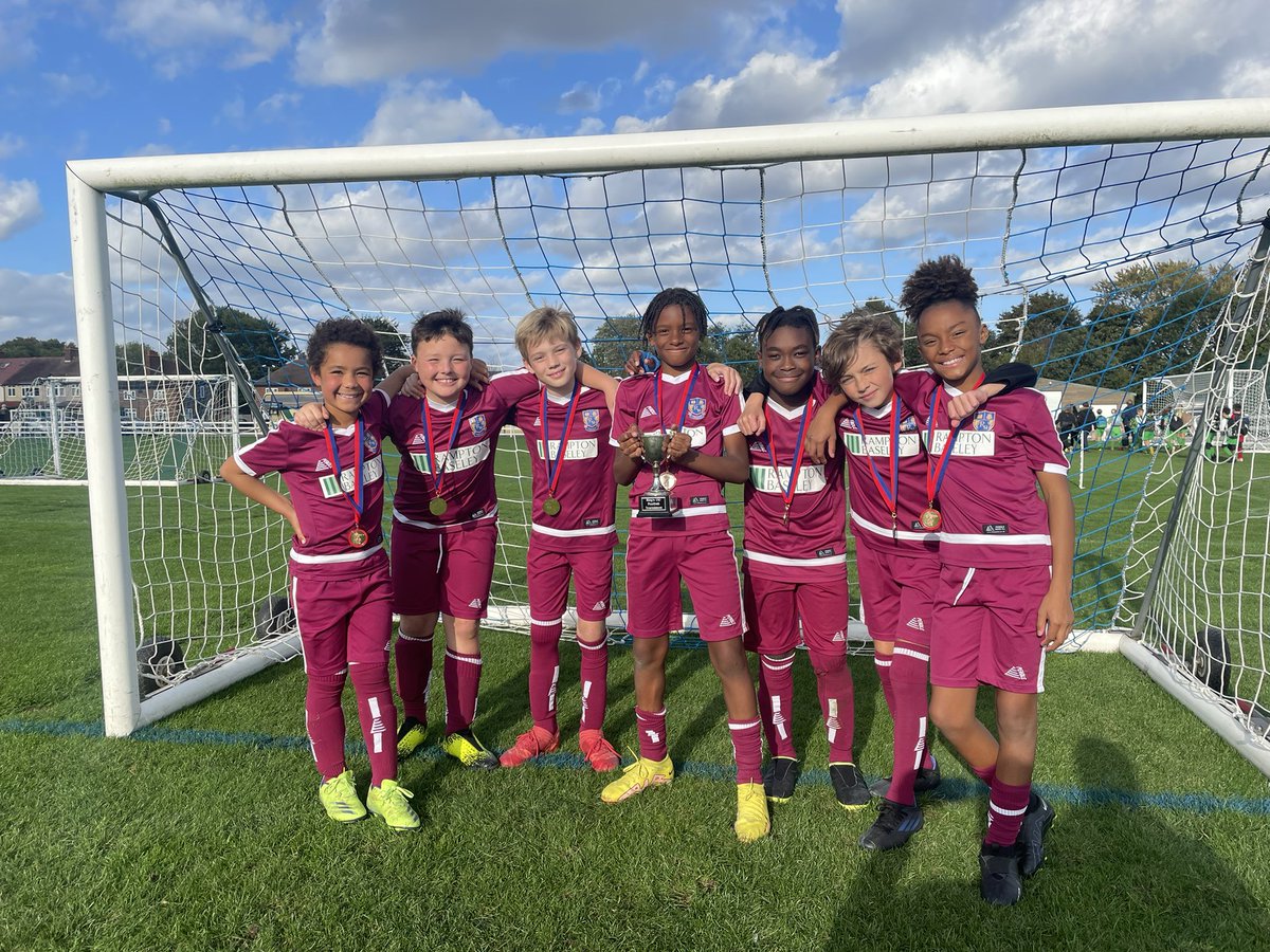 RutherfordHsSch's tweet photo. SPORTING SUCCESS | ⚽️🏐

Such a great term of sport with over 150 children representing RHS picking up 6 trophies!

🏆 U11 Streatham &amp; Clapham 🏐
🏆 U11 Thomas’ Clapham Netball 🏐
🏆 U11 Girls PLPS ⚽️
🏆 U11 Girls Trinity Cup ⚽️
🏆 U10 Dulwich College ⚽️
🏆 U10 Kings College ⚽️ https://t.co/2a4Jb83pwF