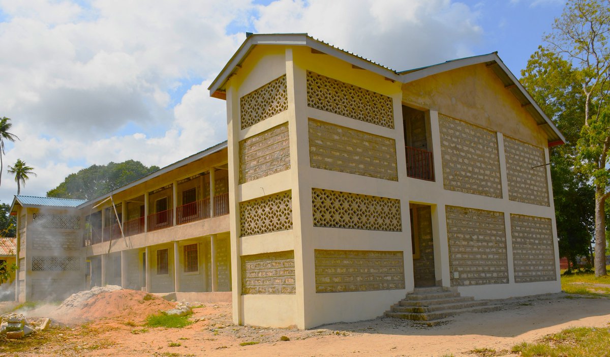 CdaBase's tweet photo. Construction of six classrooms at Ramisi Secondary School.
Current status: Finalizing interior and exterior finishes including electrical works.
#Mining #Changinglives #Kwale #Mineralsands #Mining4development https://t.co/hYRXsrBHz2