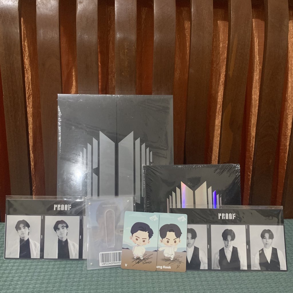 borahaedaddy's tweet photo. WTS | LFB 

PROOF ALBUM SET ‼️

▫️Jin PC w/ Acrylic frame
▫️V and Jimin tryptich
▫️V and Jungkook ITS PC 
▫️with poster 

₱ 3,900

MOP: PAYO (Gcash/BDO)
MOD: GGX/Lalamove if around Cavite

#Proof #BTS_merch #BorahaeDaddy #BorahaeDaddyShop #BTS https://t.co/KErORIESq4