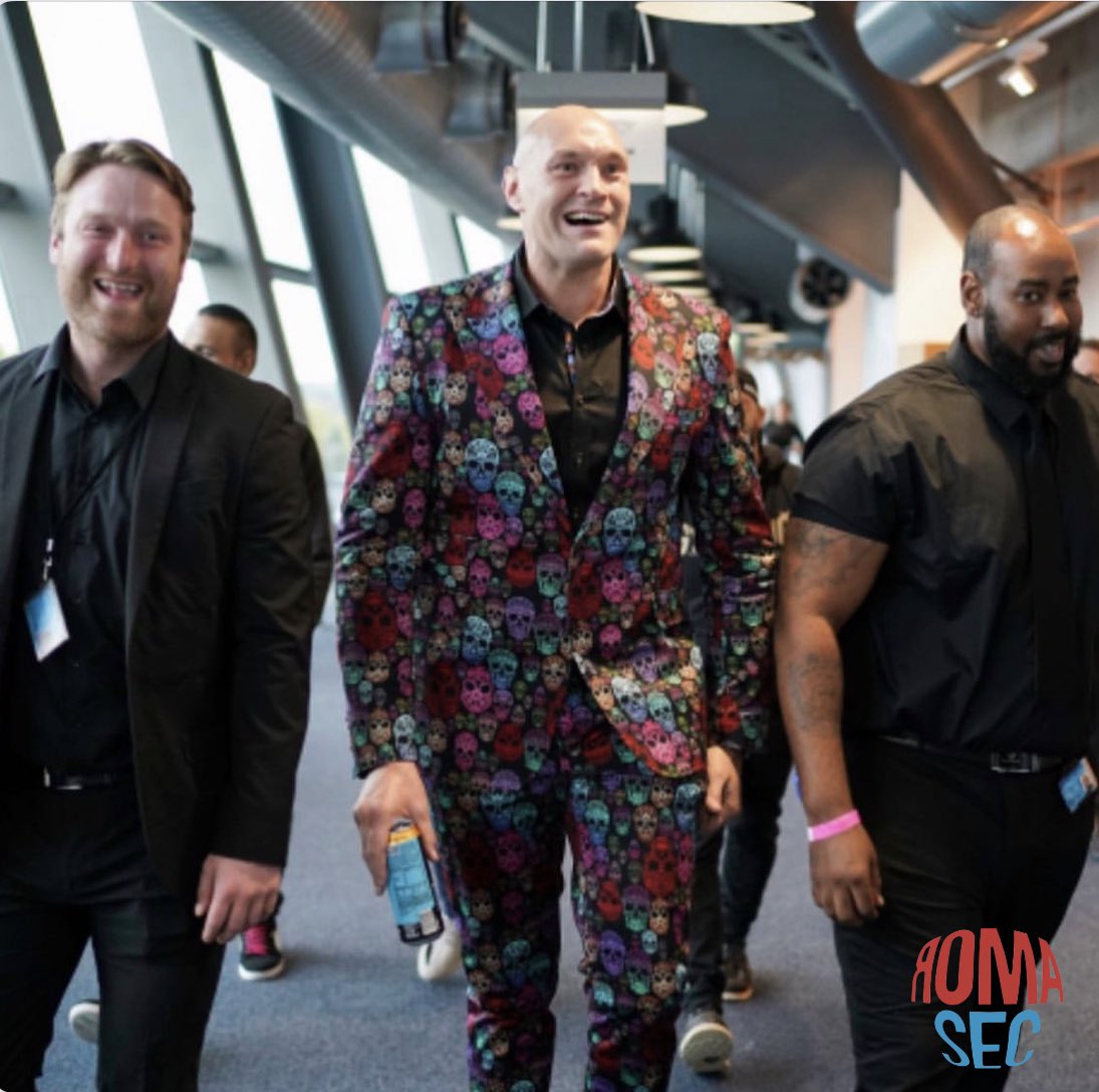 RomaSecurity1's tweet photo. Roma security out in force this week for the @Tyson_Fury @DerekWarChisora Presser @FrankWarren @alfieRwarren @WBoxingM 🥊🔥 #boxing #security #heavyweightdevision https://t.co/SjM7RYunoU