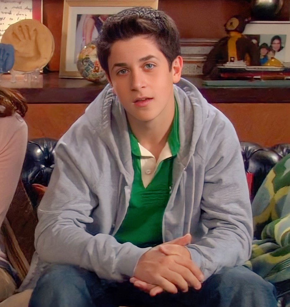 How I Met Your Mother dizisinden tanıdığımız David Henrie, çocuğuna annesiyle nasıl tanıştığını anlatıyor..