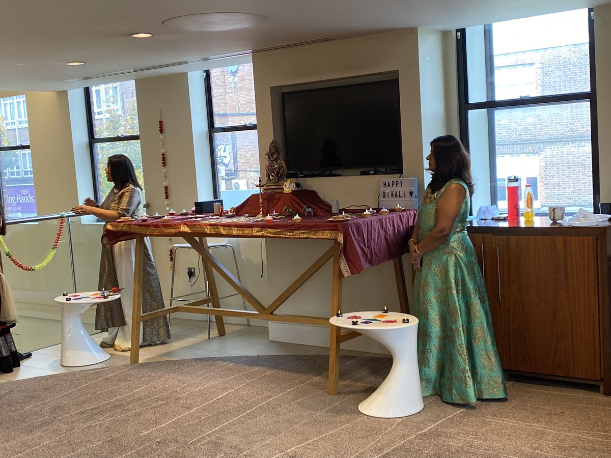 hiteshkkaria's tweet photo. Great to attend the @Barclays #Harrow branch #Diwali 🪔 event with #HarrowMayor @MoteJanet &amp; @TeliYogesh 
Some wonderful dance performances and great delights to eat!
Thank you to all the wonderful  staff &amp; local residents attending at the #Harrow Branch https://t.co/c56PNz9087