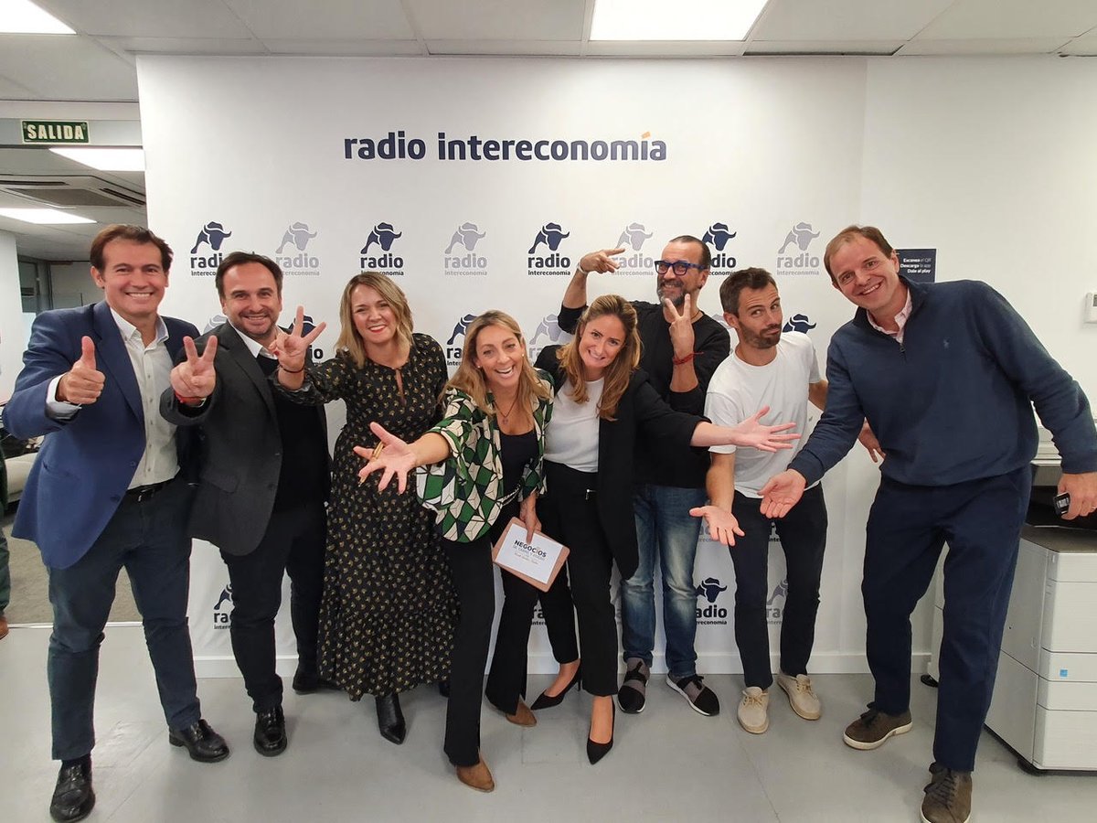 token_city's tweet photo. Gran programa el de ayer de @NegociosdeCyH,🎙️tuvimos la suerte de contar con grandes colaboradores y comentar temas de lo más interesante @RocioOssorio @CrowdcubeES @Darwinex_es🤩 https://t.co/XALG0zV6bO
