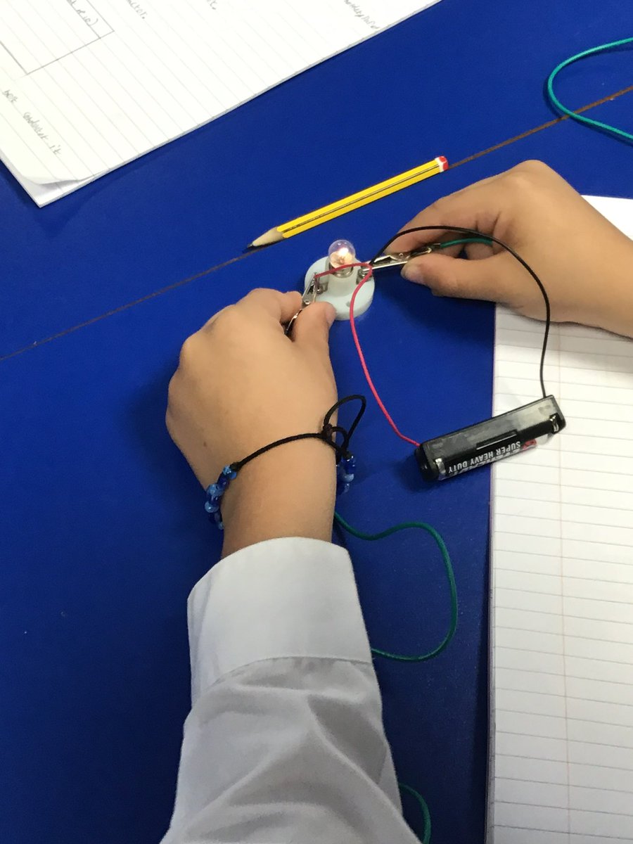 SomersHeath4's tweet photo. All aboard! We’ve been looking at which metal is the best ‘conductor’ of electricity. https://t.co/rNQSYsoaOs