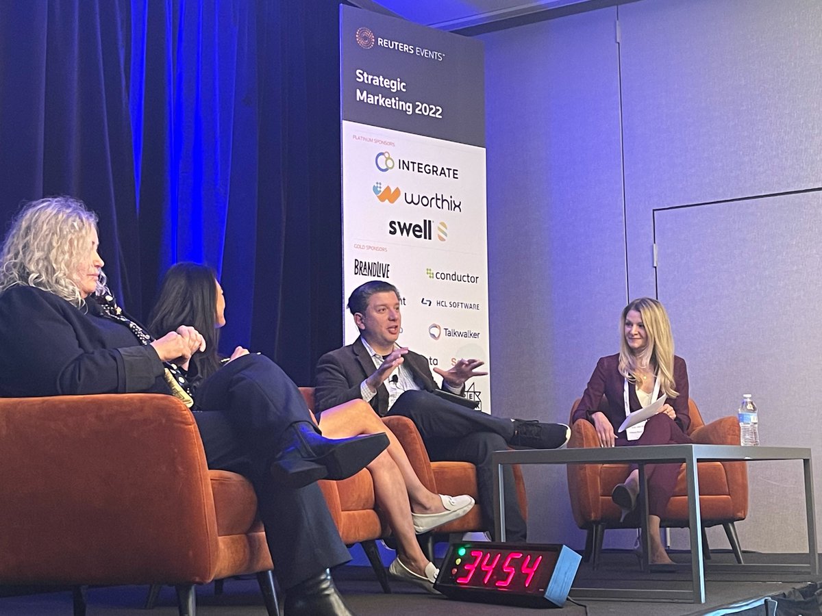 It's Day 2 of the Reuters #SM22 Event! We really enjoyed this panel on data storytelling with <a href="/TBYoungLincoln/">Tracy B YoungLincoln</a> from <a href="/kinesso/">Kinesso</a>, Bridget Tran from <a href="/ClubQuarters/">Club Quarters Hotels</a>, Ricardo Dalmas from <a href="/NestleUSA/">Nestlé US</a>, and Tiffany Guarnaccia from <a href="/KiteHillPR/">Kite Hill PR</a> #data #storytelling <a href="/REMarketingCX/">Reuters Events: Marketing & CX</a>