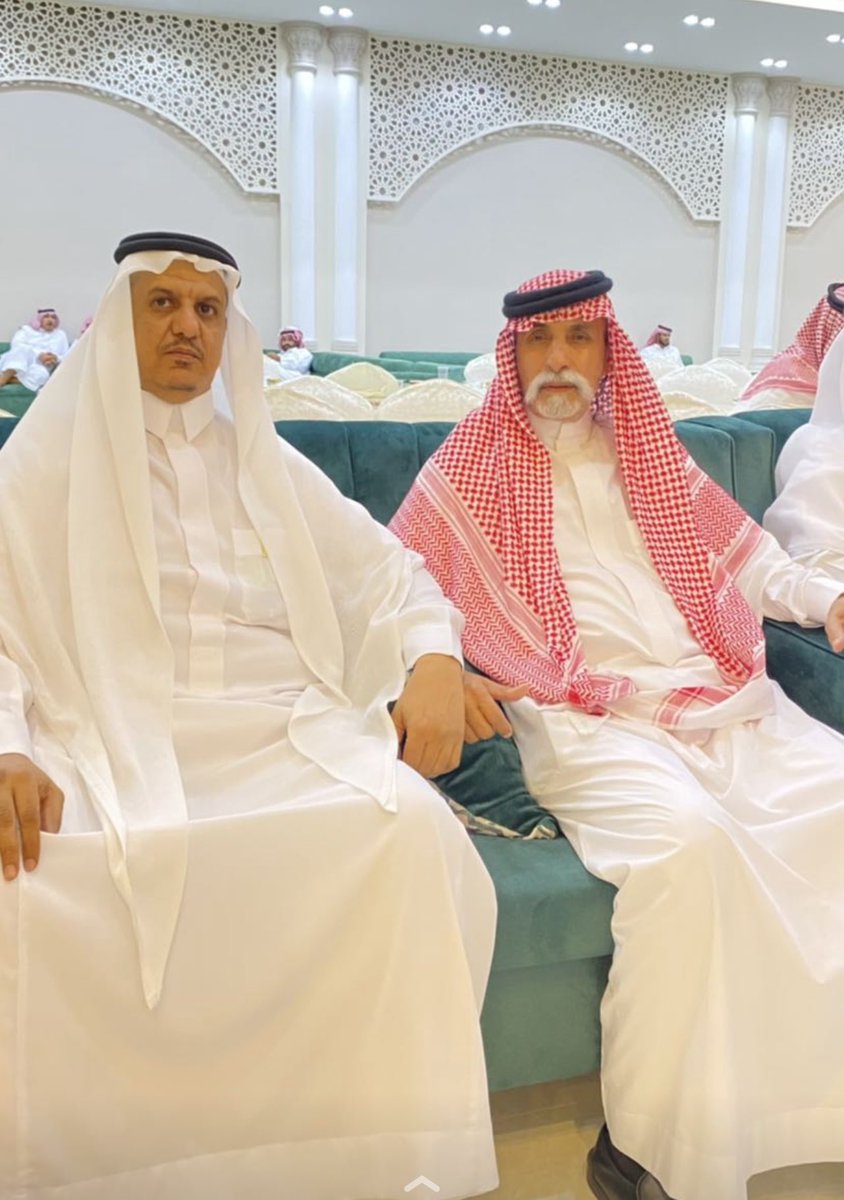 #حكيم_الشعر_مصلح_بن_عياد

شهادتي مجروحة في أستاذ المراجل كلها وما الشعر الا جزئية بسيطة من مناقب أبو فهد اللي يشهد بها البعيد قبل القريب 

أطال الله عمره في طاعته ووفقه لكل خير 👋🏼