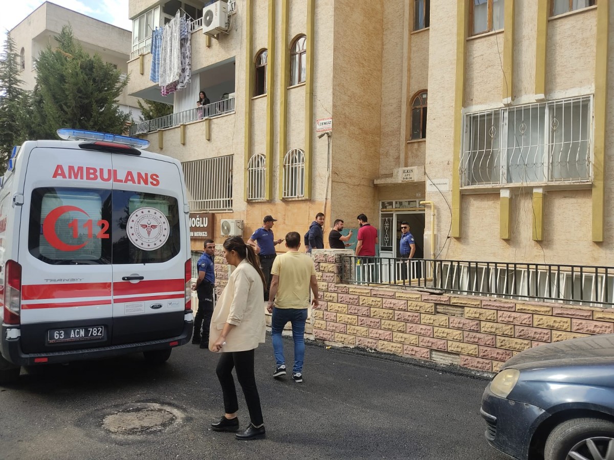 ŞANLIURFA’DA KADIN CİNAYETİ!
urfadipnot.com/index.php/2022…