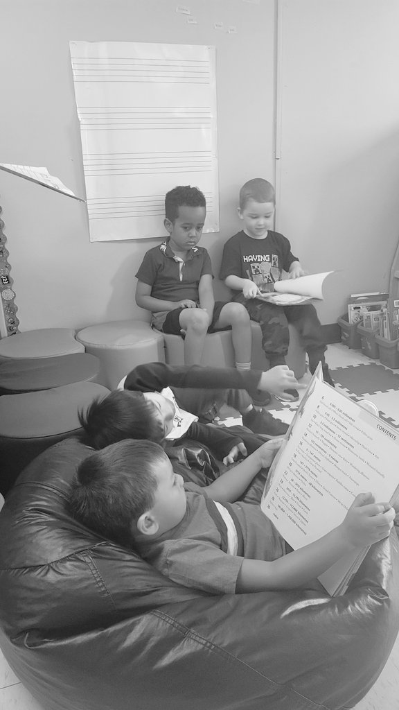 MsLewisWCDSB's tweet photo. We ❤️ to read! https://t.co/ddQfsKD2Sd