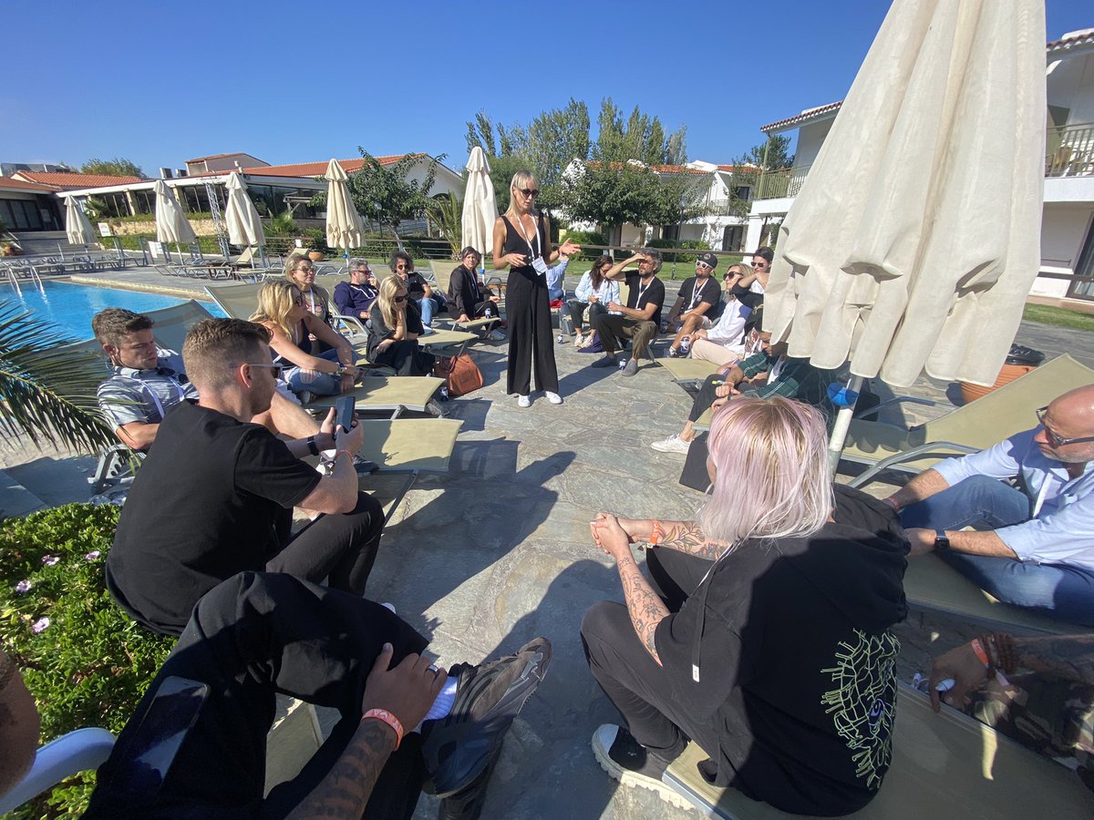 HeresTommy's tweet photo. What a turn out for our discussion group here at #Streameurope by @wpp
Asking โwhoโs responsibility is mental health?โ
I decided to take it by the pool and with a cold beer, it seemed to bring the crowds in and the ideas that were discussed could change the world! ๐ฆ https://t.co/KzHBF4gLon