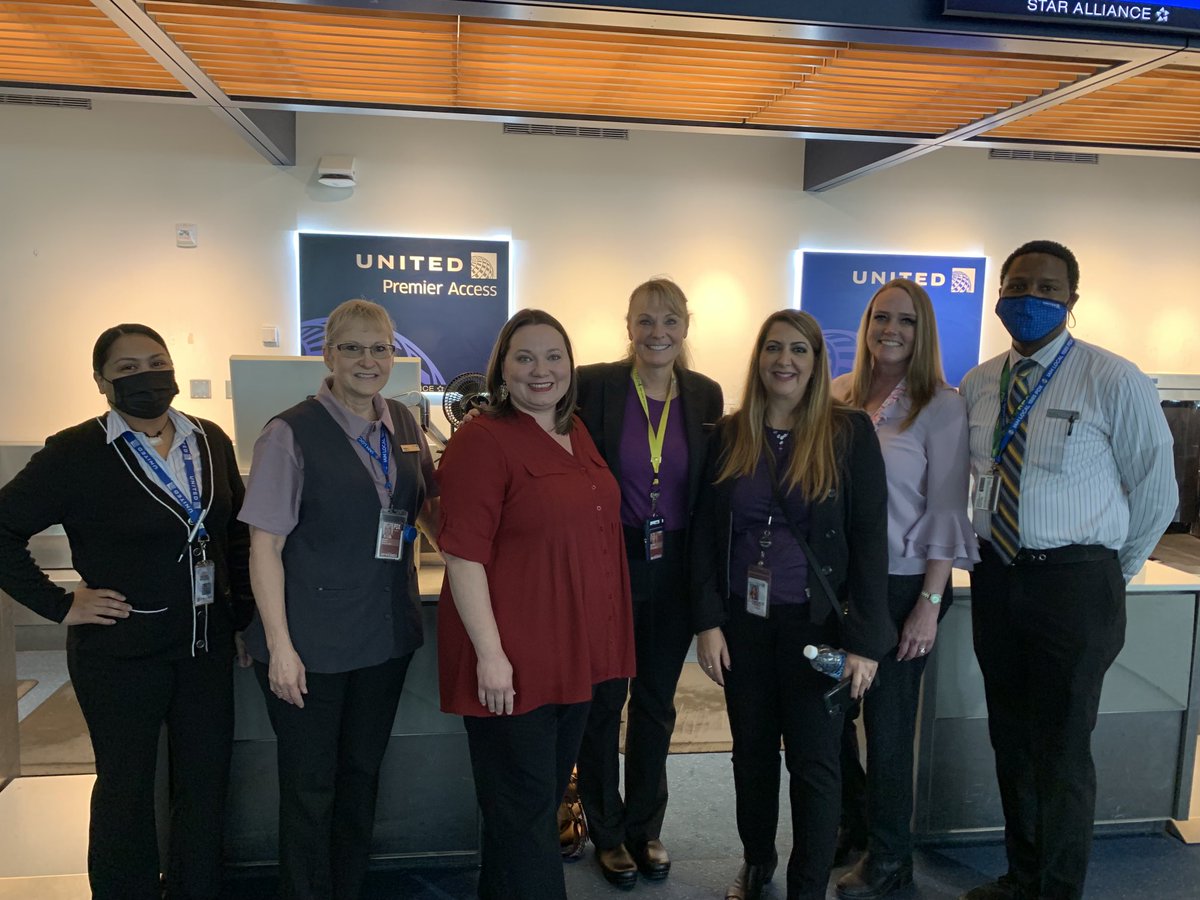 CBO celebrating “Spirit Day” and wearing purple in PDX! Thanks for the partnership Brian! ⁦@brian_crooks_UA⁩ ⁦@KevinKeado⁩ ⁦@GBieloszabski⁩ ⁦@espresso613⁩ ⁦@DJKinzelman⁩ ⁦@Rahman_UAL⁩ #GoodLeadsTheWay ⁦@weareunited⁩