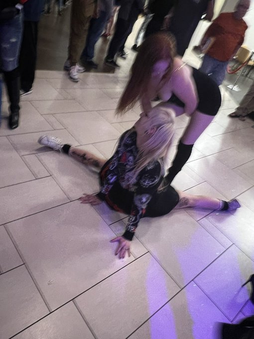 I spent last night in a gay panic @Edyn_Blair 💞👉🏻👈🏻 https://t.co/uv6Q8Rm7yt<a class="tags" href="/tag/edyn_blair">@edyn_blair</a><a href="/tag/smcontest"class="tags"><span>#smcontest</span></a>