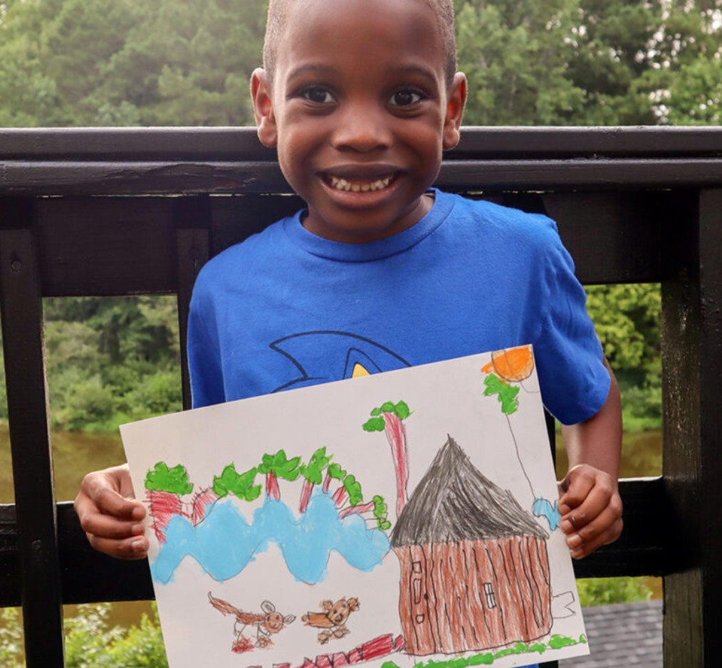 Your child can show off all the changes fall brings to their neighborhood with this super fun “Paint the View From Your Window” activity! to.pbs.org/3PnHwXm