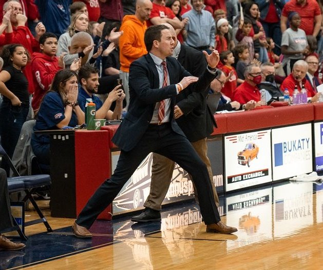 CascadeHoopTalk's tweet photo. ⚡️ Saturday 💥
4️⃣ Season 4  1️⃣3️⃣ Episode 13 - Cascade Hoops Talk 
🏀 Adam Hepker @ahepker14
 - Head MBB Coach MidAmerica Nazarene @MNUHoops @mnusports @MNU_HOOPS https://t.co/TyEEg1oozR
