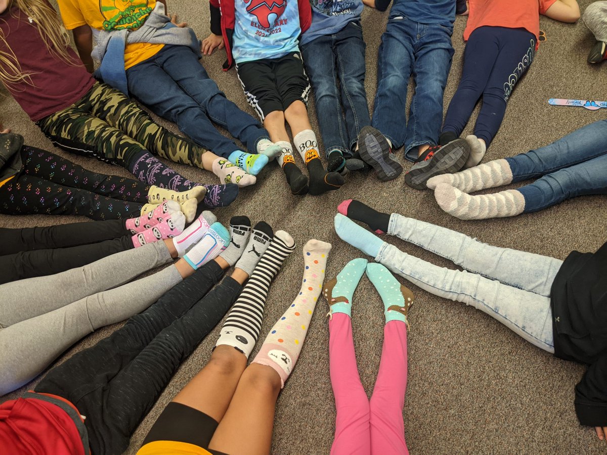 ComancheCubs's tweet photo. Today is Spirit Day at Comanche! Check out some of our students' wild and crazy socks! @APSLZ4 https://t.co/Ag5YE3sV2G