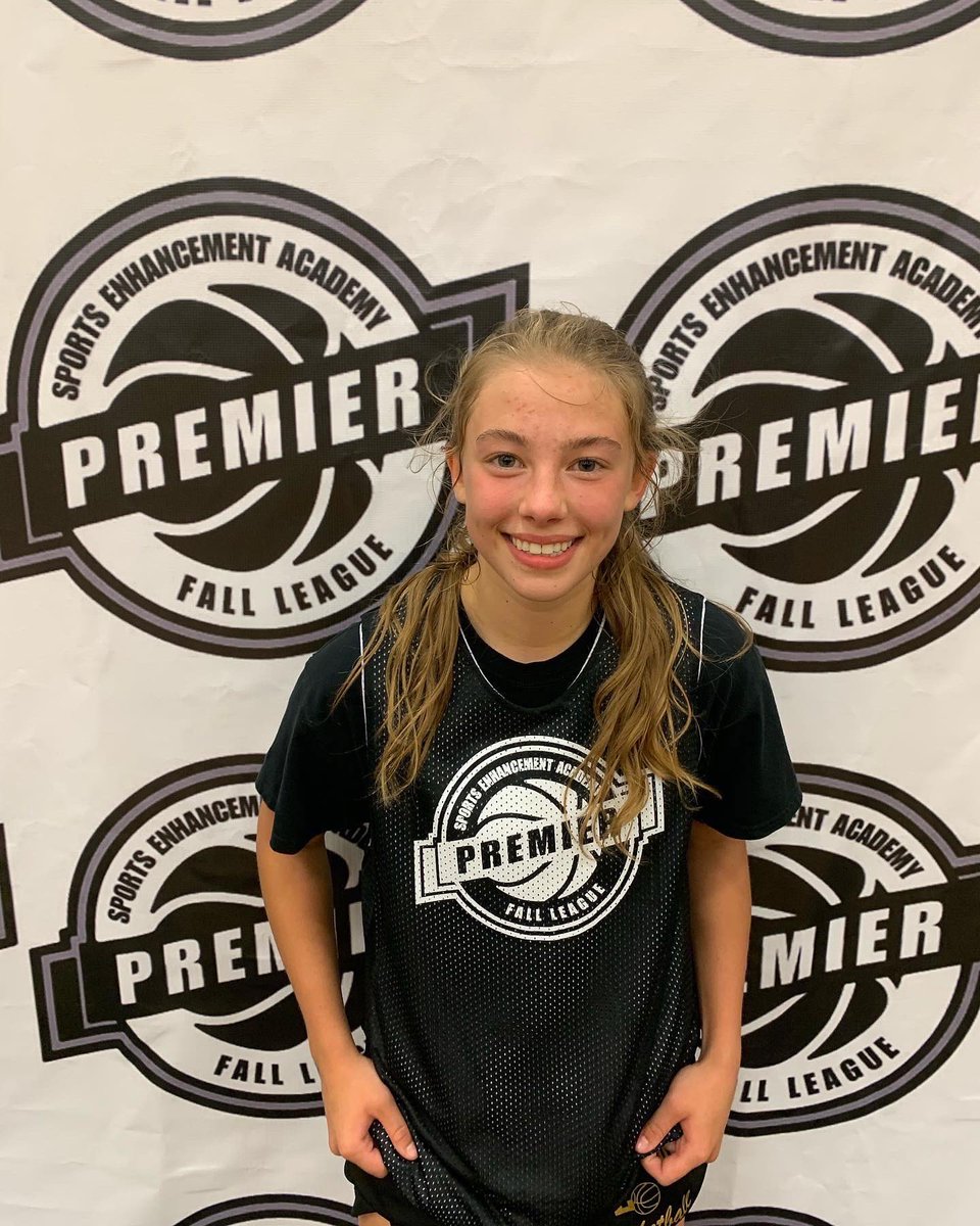 FallPremier's tweet image. 🚨Game 3 Final🚨

Oregon - 64
South Carolina - 44

Oregon:
• @AlexisCharbs03 - 20pts
• @alaynarwest - 19pts

South Carolina:
• @lillymoschkau - 15pts
• @NPshow1 - 15pts

@SEAFacilities @BradyJ_Peterson 

#BePremier