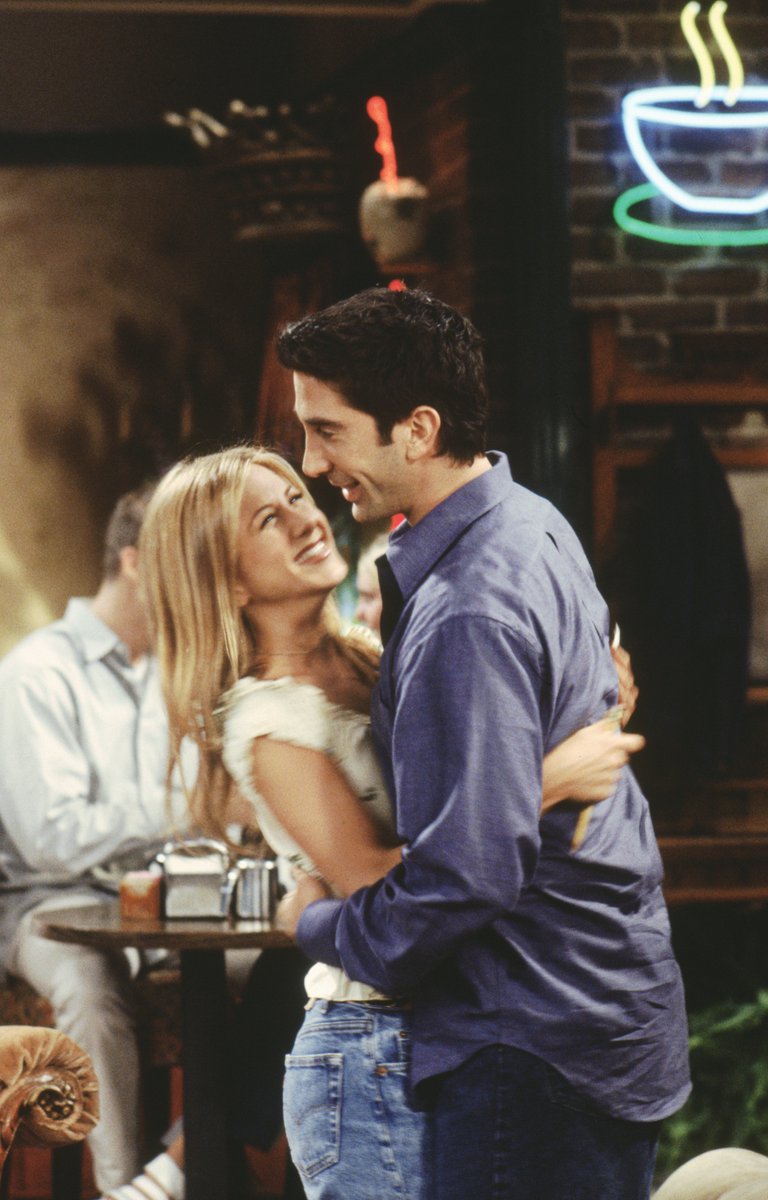 Leaving this pic here to brighten your Wednesday. #FRIENDS #RossAndRachel