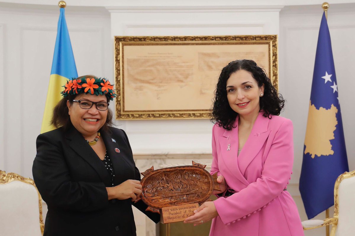 Delighted to welcome the Vice President of Palau, @TheRealUduch to the Republic of Kosovo. 🇽🇰🇵🇼 Discussed building on our friendly relations and expressed our joint committment to deepening our ties. Thanked the VP for her participation at the inaugural edition of #WPSRKS2022.