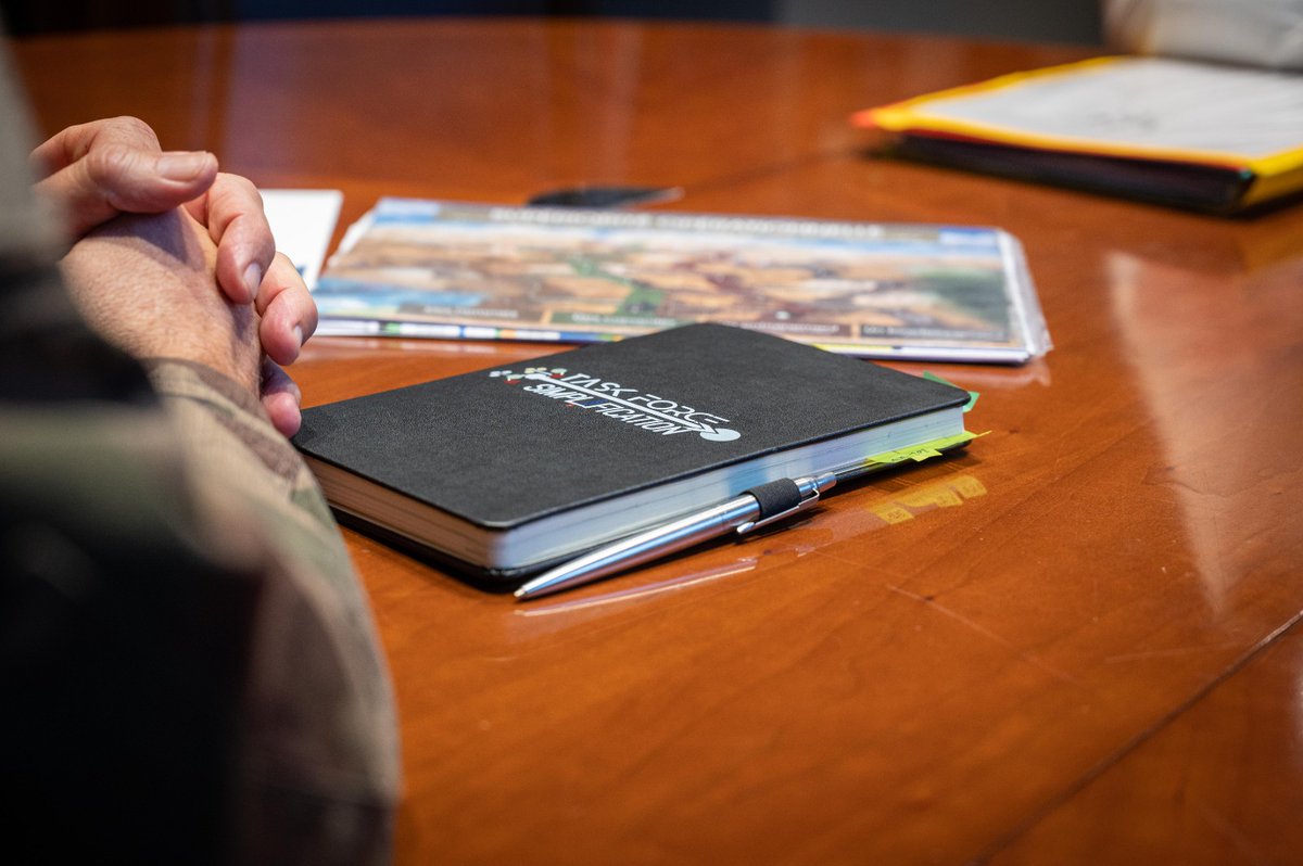 CEMAT_FR's tweet photo. Point de situation avec la Task Force Simplification #TFS : le projet #simplification et responsabilisation doit orienter l’@armeedeterre vers un fonctionnement plus opérationnel. Redonner du temps aux chefs. Commander au quartier comme en opération. #NotreDefense #DeCombat https://t.co/RThnf6uwAW