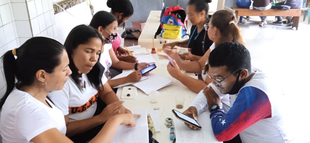 de_camatagua's tweet photo. #21DeOct Unidos Por La Calidad Educativa. Nuestros Maestros y Maestras Siguen Fortaleciendo La Educación Bolivariana a Través Del Plan Nacional De Formación "Juntos Por La Educación Del Futuro" @_LaAvanzadora @Soykarinacarpio @leoalvacabrera @ZE_Aragua #PatriaUnidaYSolidaria https://t.co/QHXoZQFIAC