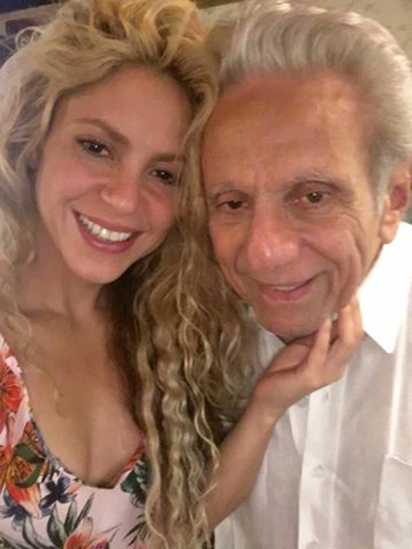 William mebarak fue internado de urgencia por un delicado estado de salud. 😞
Le mandamos nuestras fuerzas a <a href="/shakira/">Shakira</a> en este momento