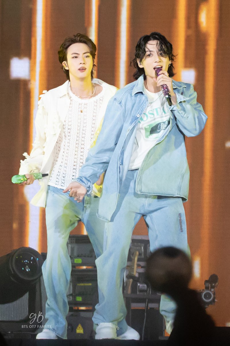 geobyeol's tweet photo. 221015 YTC in busan
데칼코마니 맏막즈 🤣🤣
#BTS #방탄소년단 #JIN #JUNGKOOK #진 #정국 #김석진 #전정국
@BTS_twt https://t.co/LrVHI9104O