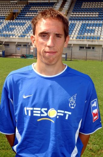 laboutick's tweet photo. @FranckRibery Là où tout à commencé chez les pro et l’ @OACOfficiel  @VilledAles @allezales 🔵⚪️ https://t.co/1Kxf8LkTPH