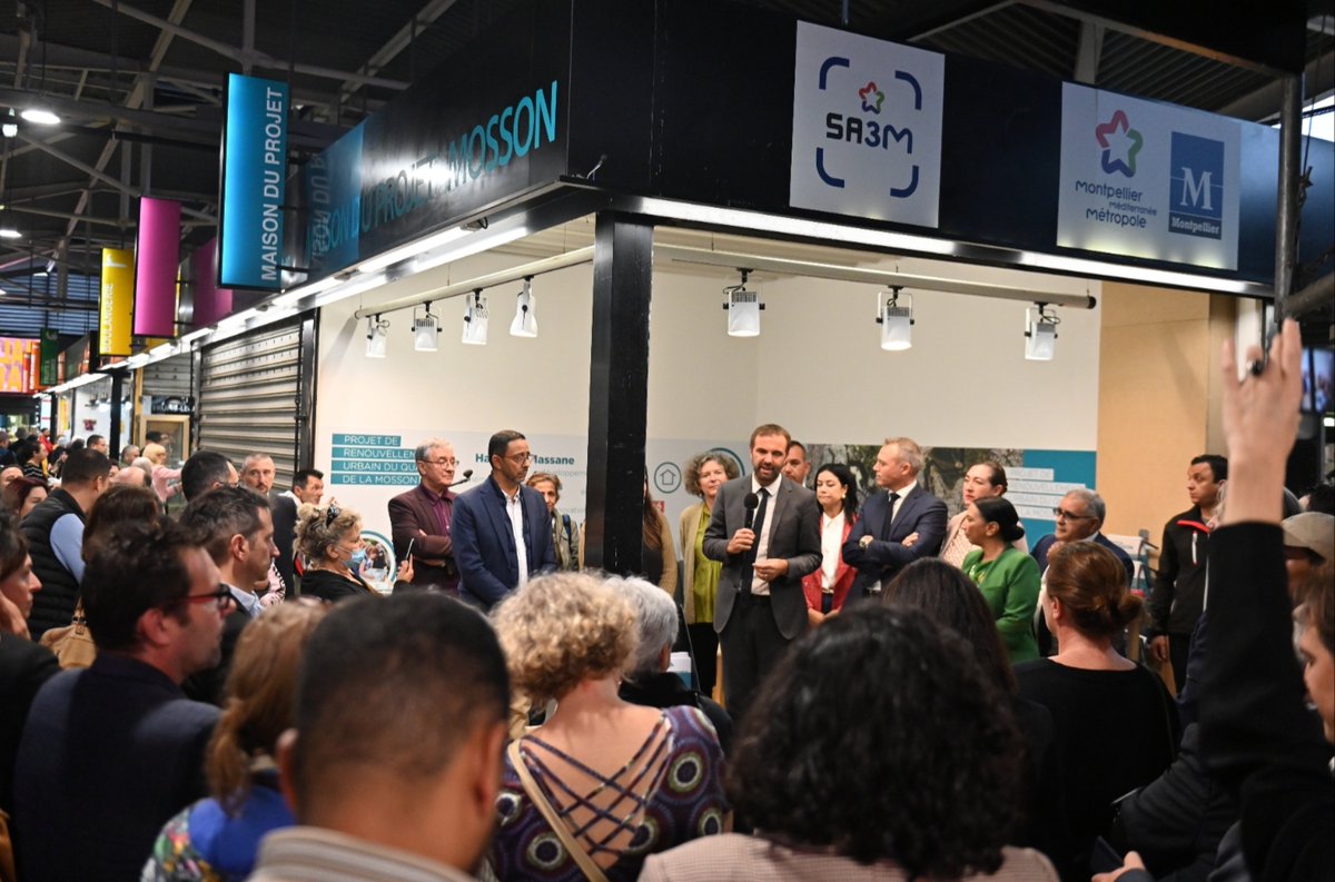 montpellier_'s tweet photo. ✂️ Inauguration ce matin du stand de la Maison du Projet Mosson aux Halles des 4 saisons
💬 Des permanences sont ouvertes tous les vendredis matin pour permettre aux habitants de s'informer, échanger, concerter autour du renouvellement urbain du quartier👉 https://t.co/J6UXLbPPBM https://t.co/5umtquEd7O