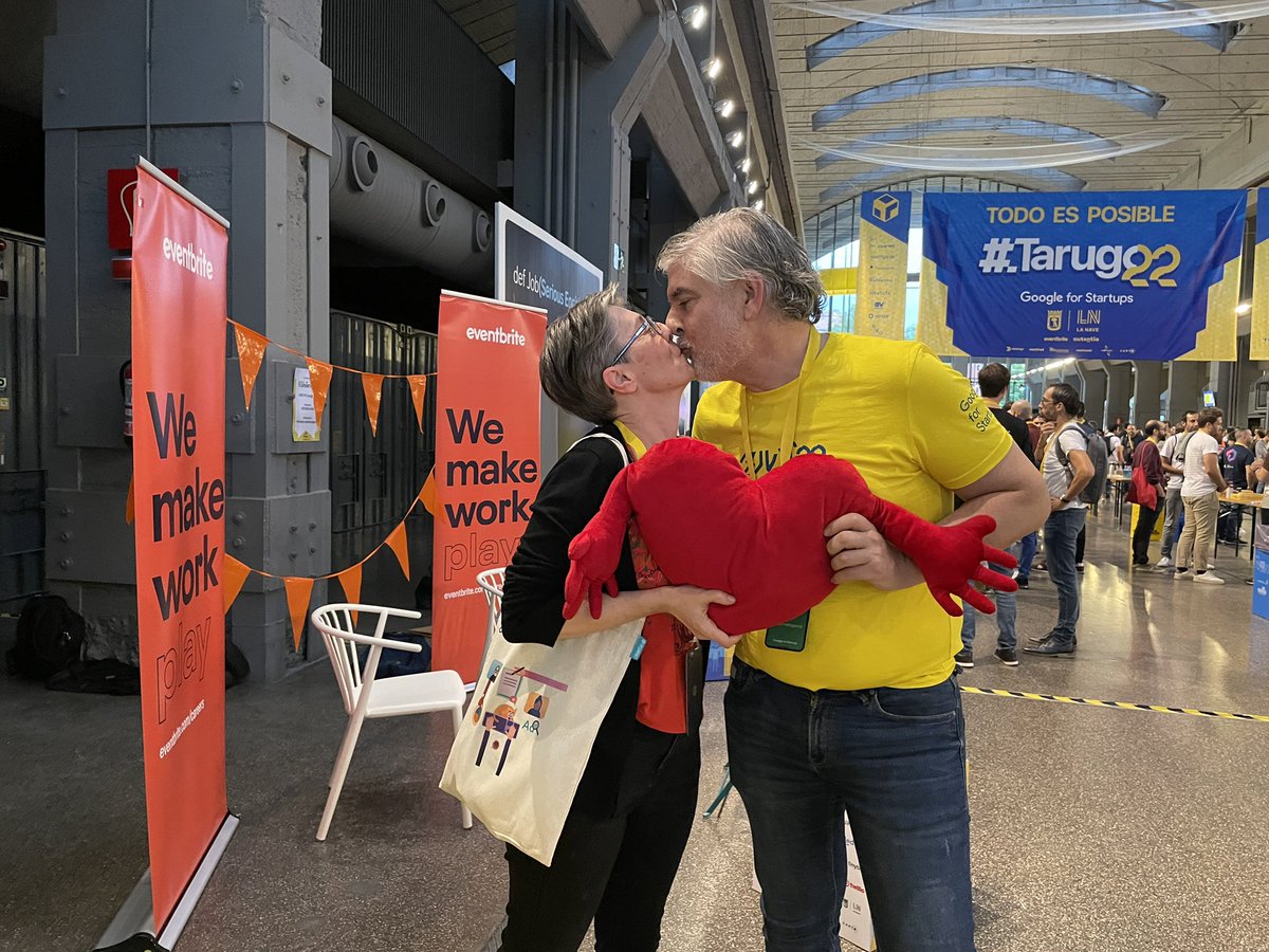 En el stand de <a href="/IKEASpain/">IKEA España</a>  #tarugo22 #selfie #ikea #digitalhubmadrid <a href="/juannietogarcia/">Juan Nieto García</a>