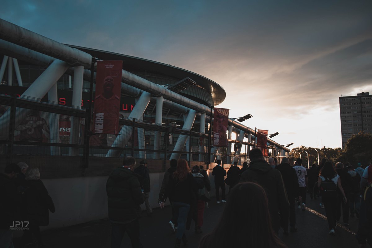 Thread of photos taken by me at the Arsenal vs PSV game Link to the wallpapers will be at the end of the thread #jp17photography