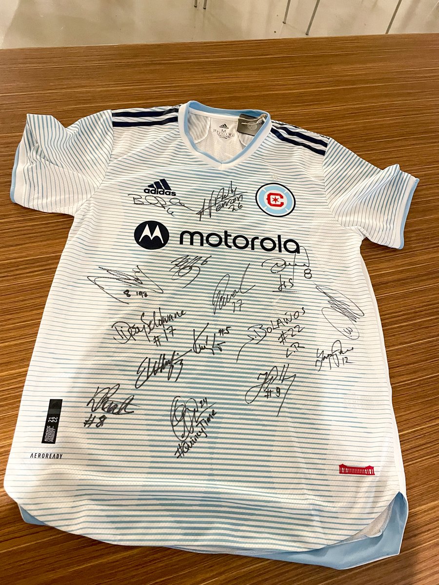 hello hi happy friday. 

RT and like for a chance to win this signed kit by #cf97 legends. 🔥