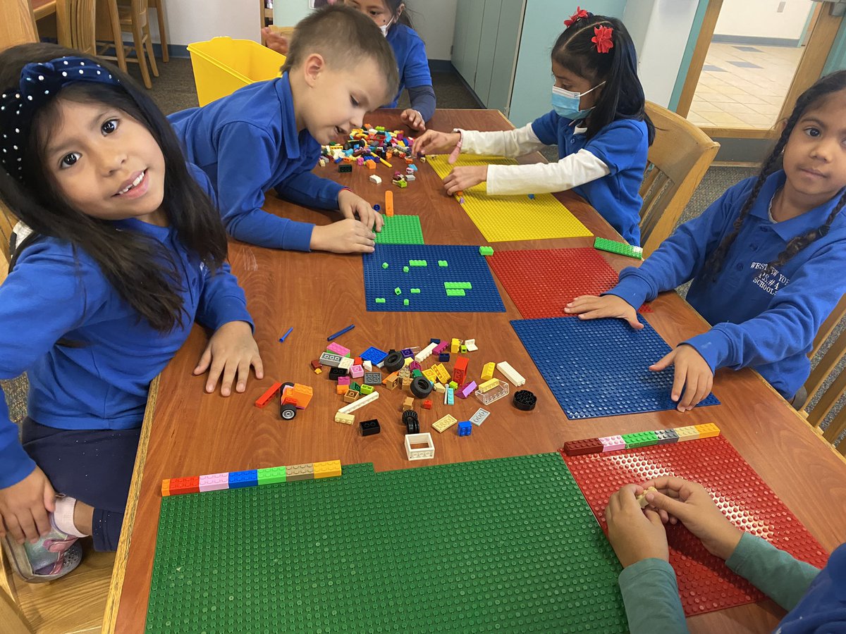 MsRodriguezwny's tweet photo. 1st grade @WNYPS4 building to conceal the Creepy Crayon by @areynoldsbooks https://t.co/i6NFuihiYd