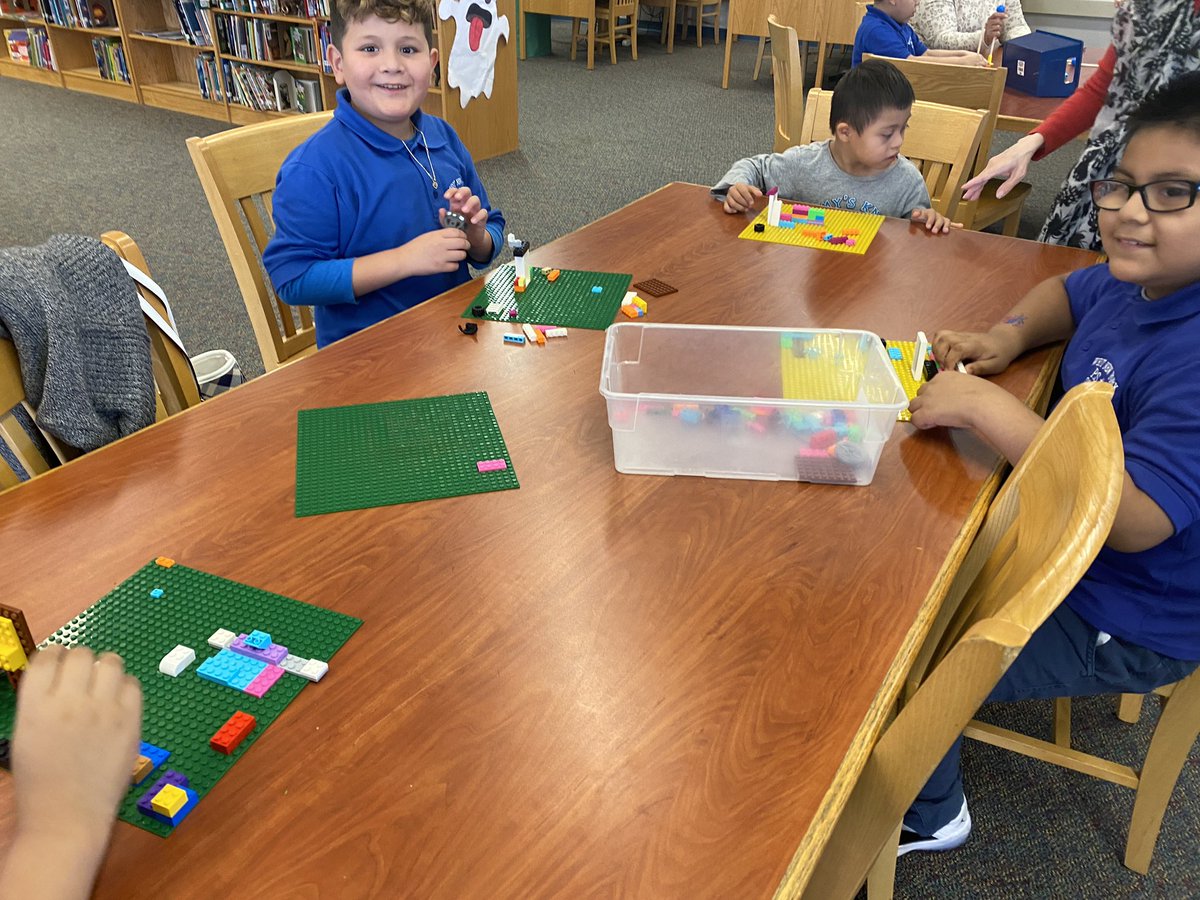 MsRodriguezwny's tweet photo. 1st grade @WNYPS4 building to conceal the Creepy Crayon by @areynoldsbooks https://t.co/i6NFuihiYd